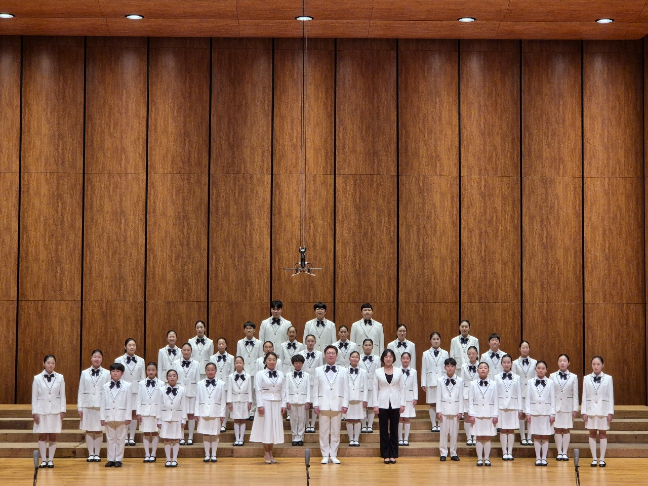 꽁꽁 언 마음 녹인 ` 천사들의 합창'