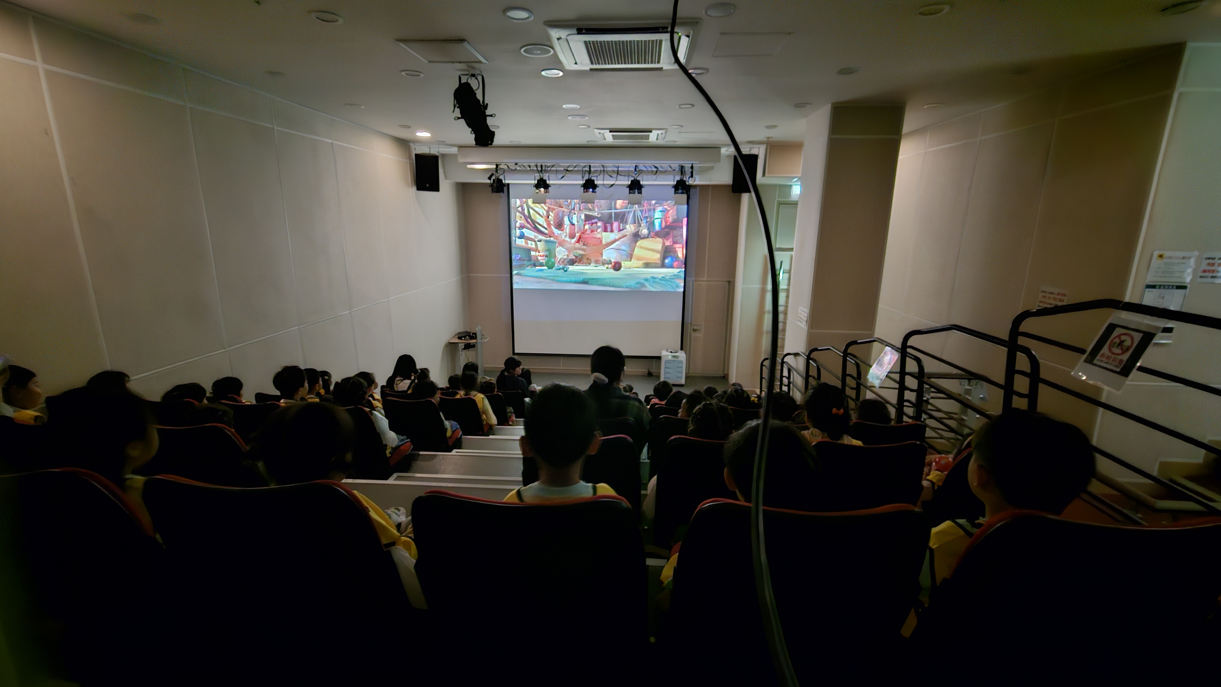 무료 영화관에서 시원한 문화 나들이